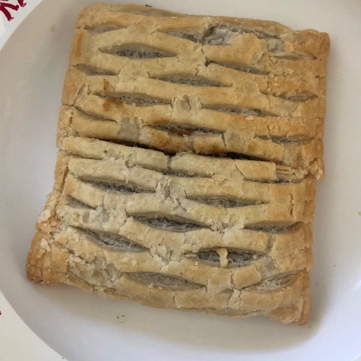 photo of Greggs Vegan Stake Bake shared by @shmambam on  12 Dec 2020 - review