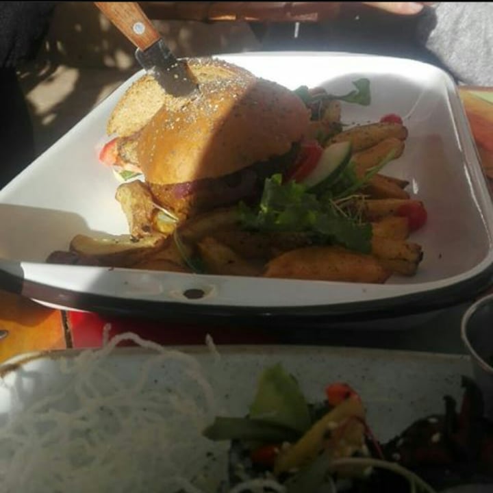 photo of Green Point Restaurants Hamburguesa De Lentejas shared by @mishelcollcosmic on  21 Jun 2020 - review
