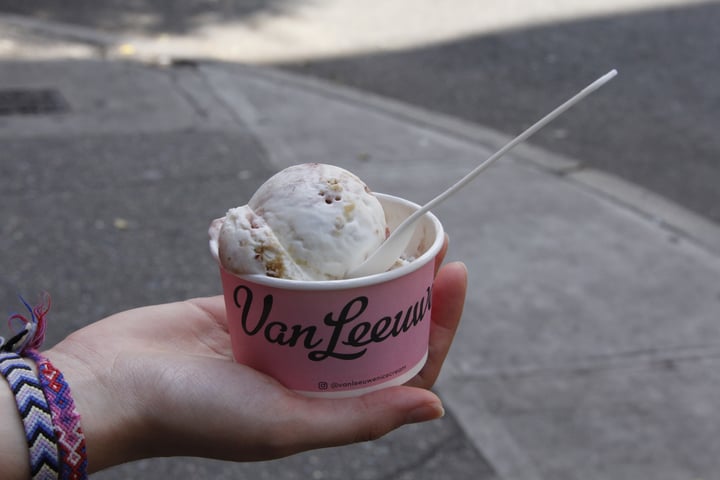 photo of Van Leeuwen Ice Cream Cookie Crumble Strawberry Jam shared by @lianaperez on  23 Aug 2018 - review