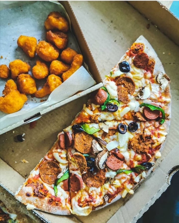 photo of Papa John's Pizza The Vegan Works shared by @agata on  04 Apr 2020 - review