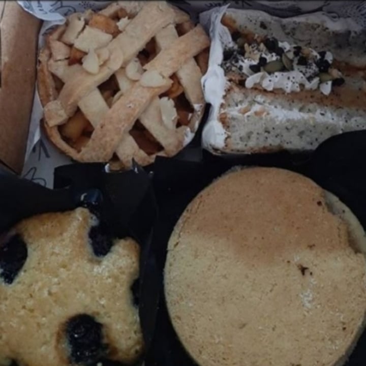 photo of Inky vegan Pasteles shared by @josefhaadriana on  24 Oct 2020 - review
