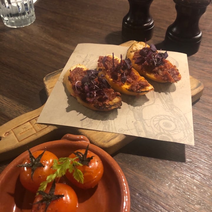 photo of Jamie's Italian Tomato Crostini shared by @yashikabansal on  27 May 2020 - review