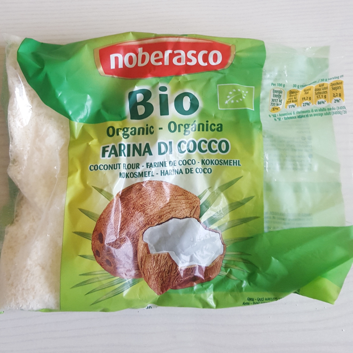 Monte Nativo Farina di Cocco Biologica 1kg (1000g) - Alternativa senza  glutine alla farina di grano - Ingrediente ideale per pane, dolci e torte -  Leggero sapore di noci : : Alimentari