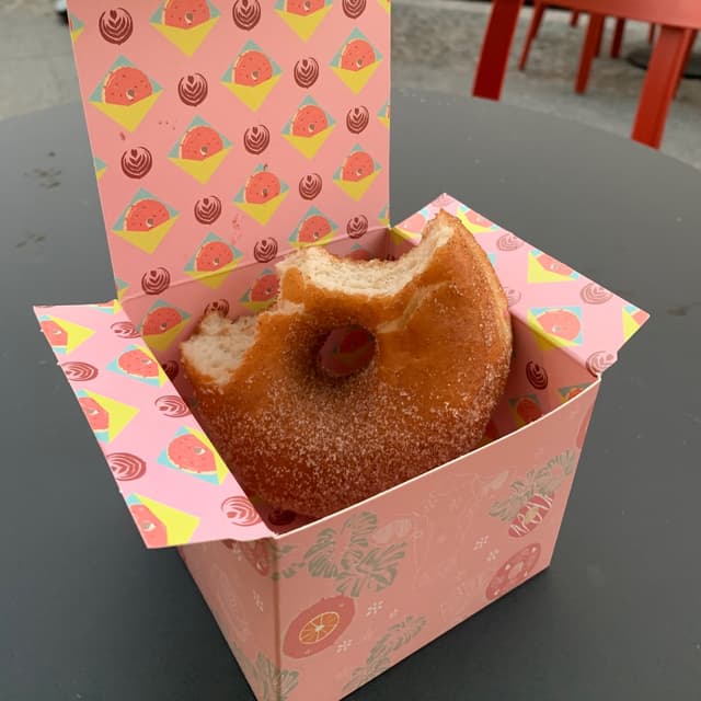 「Cinnamon Sugar Donut」の料理の写真