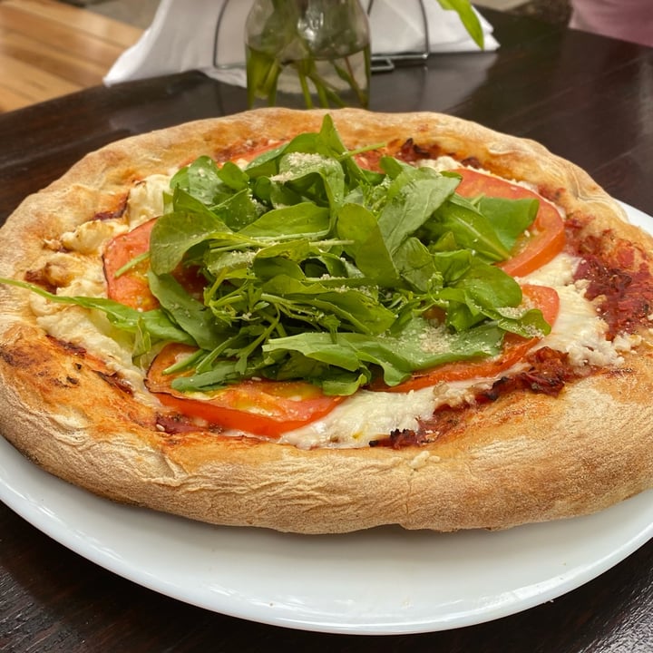 review photo of Alma Natura Pizza Margarita shared by @aguscarb on 18 Oct 2021 - review