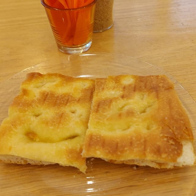 Foto do prato “Focaccia senza strutto”