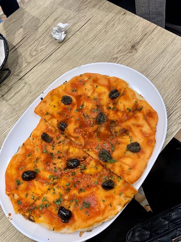 photo of Scialla-Original street food Mariana Pizza With Olives shared by @poppyhenderson on  21 Jan 2020 - review