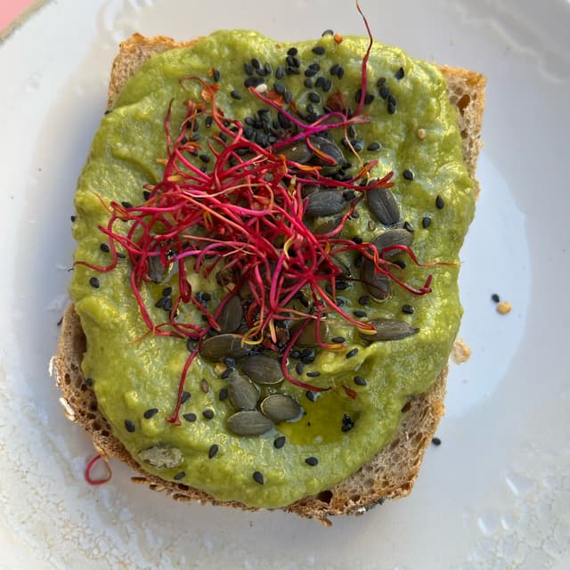 Foto do prato “Smashed avo”