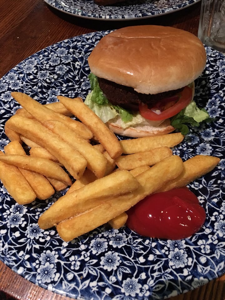 photo of Weatherspoons Pubs Vegan burger shared by @laurapratt on  29 Dec 2019 - review