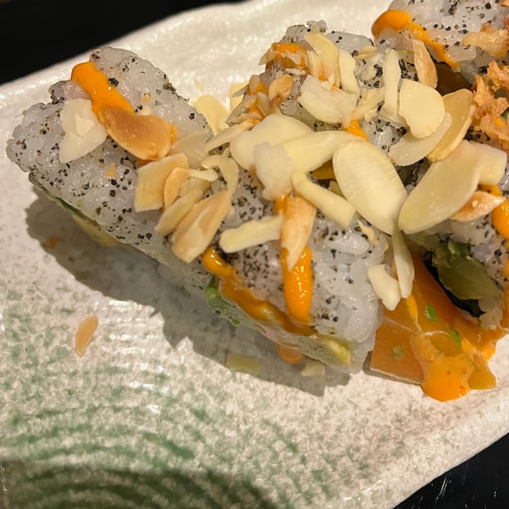 photo of Domò Sushi Mandorla vegan shared by @lafusca on  01 Apr 2022 - review