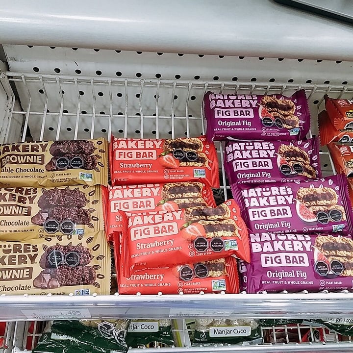 review photo of Nature's Bakery Brownie Bar Double Chocolate shared by @mayradaniela on 20 Feb 2020 - review