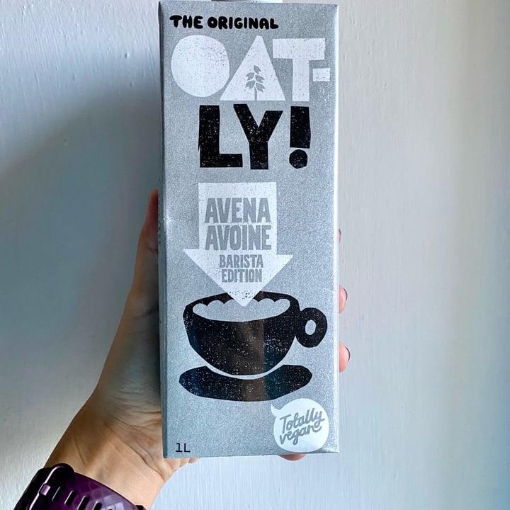photo of Oatly Oat Drink Barista Edition  shared by @aleglass on  14 Nov 2022 - review