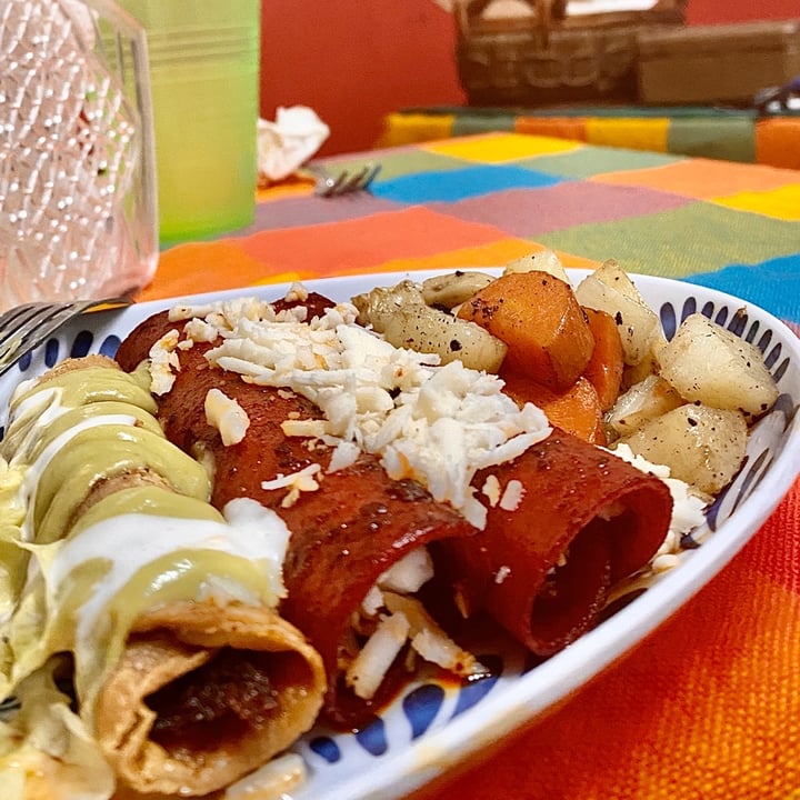 review photo of Frijol Vegano - AntojitosMexicanos Orden mixta de antojitos shared by @jourbano on 22 Dec 2019 - review