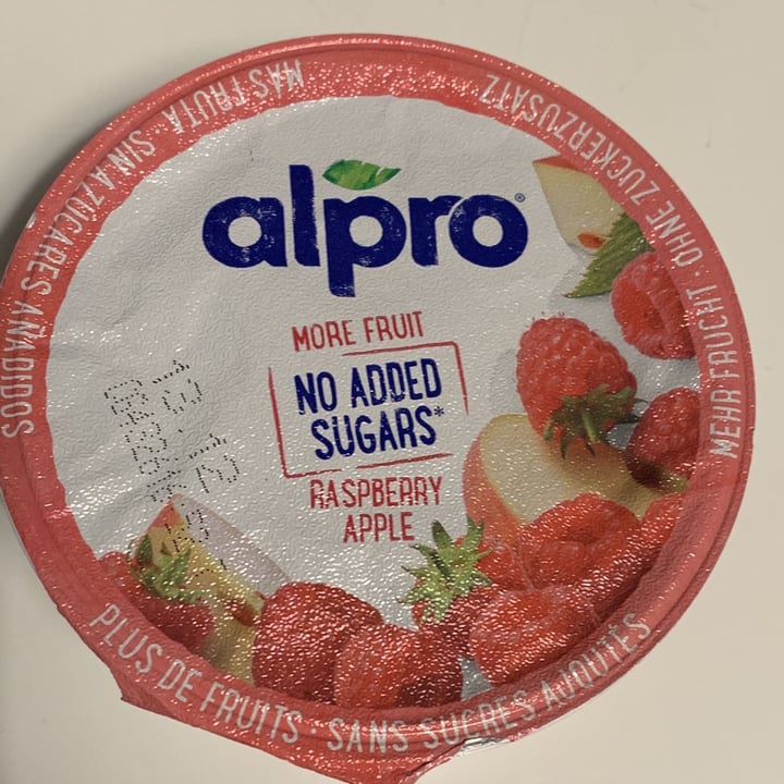 photo of Alpro Più frutta, Yogurt di Soya al Lampone e Mela shared by @angela8856 on  01 Dec 2021 - review