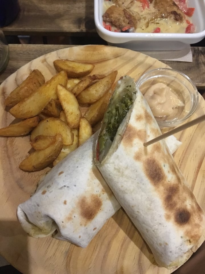 review photo of La Oveja Negra taberna vegana. Burrito De Seitán Y Verduras shared by @yolandaescri on 11 Jan 2020 - review
