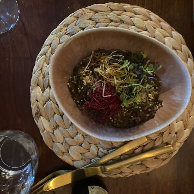 Foto del piatto “Trigotto de trigo sarraceno con cebolla morada, radicchhio y parmesano”