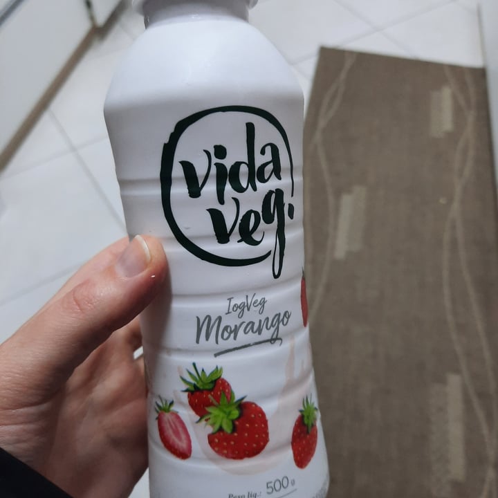 photo of Vida Veg IogVeg Morango shared by @luguareze on  23 Jun 2022 - review