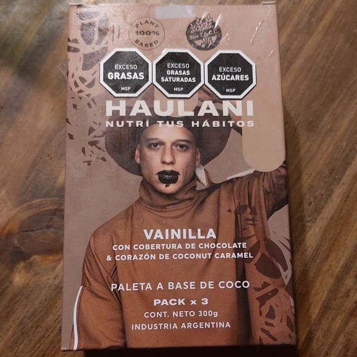 photo of Haulani Paleta de Vainilla Con Cobertura De Chocolate Y Corazón De Dulce De Coco shared by @mikaeladinuto on  21 Feb 2022 - review