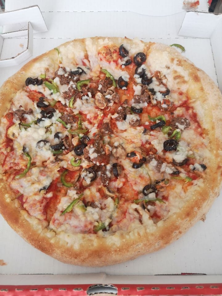 photo of Papa Johns Pizza Vegan Royal shared by @meliahge on  20 Feb 2020 - review
