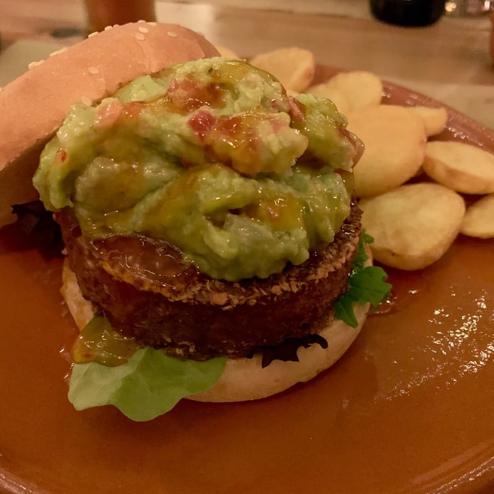 photo of Dorothy's Veggie Bistro Burguer Thai Mex shared by @naivoncake on  26 Sep 2020 - review