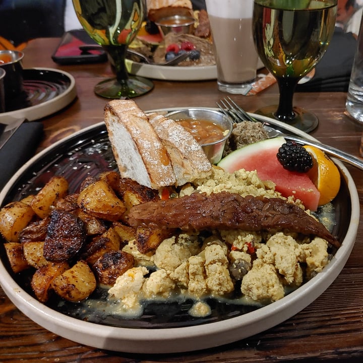 review photo of Don Vegan Restaurant - 100% Vegan et Vegetarian - Wine Bar Cocktails Le don shared by @gatitos on 05 Dec 2021 - review
