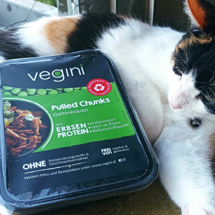 review photo of Vegini Pulled Chunks shared by @cricchi on 17 May 2022 - review