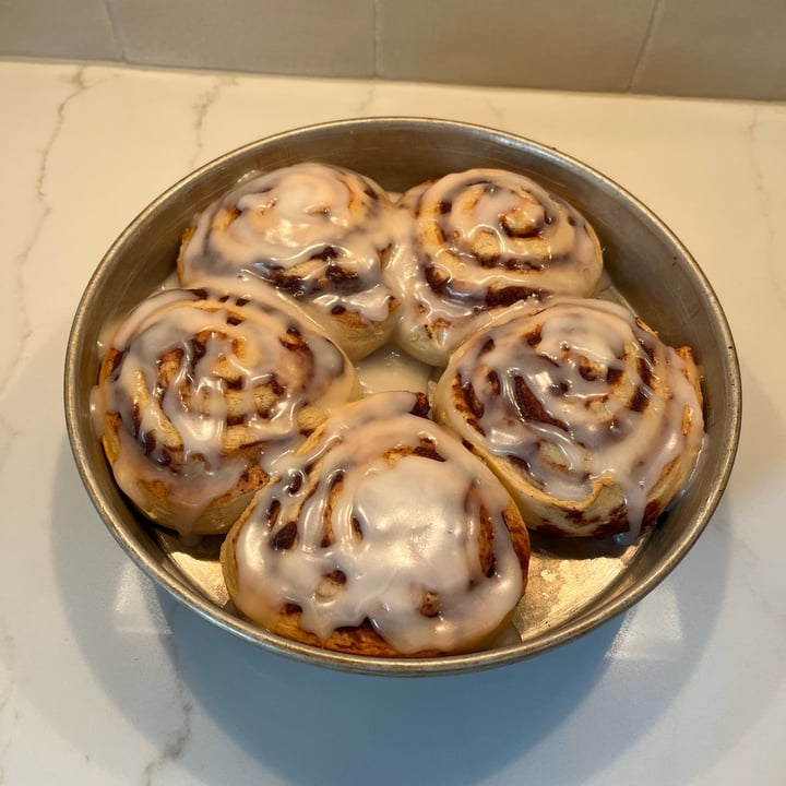 photo of Trader Joe's Jumbo Cinnamon Rolls shared by @northmeetssouth on  30 May 2022 - review