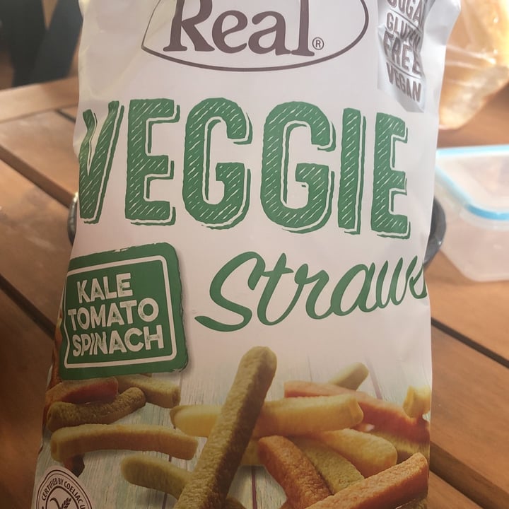 photo of Eat Real Kale, Tomato, Spinach & Potato Veggie Straws shared by @camilaturner on  20 Mar 2022 - review