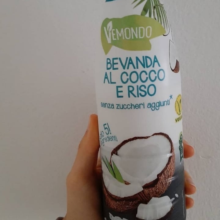 photo of Vemondo Bevanda al cocco e riso shared by @karolveg on  15 Dec 2021 - review