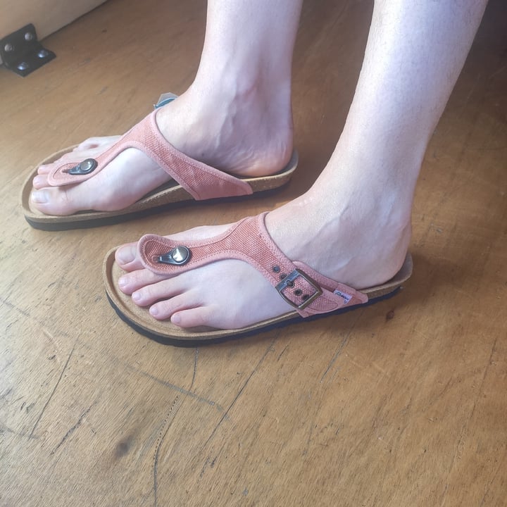 photo of Natural world eco shop Shoes shared by @giuliasullalbero on  28 Mar 2022 - review