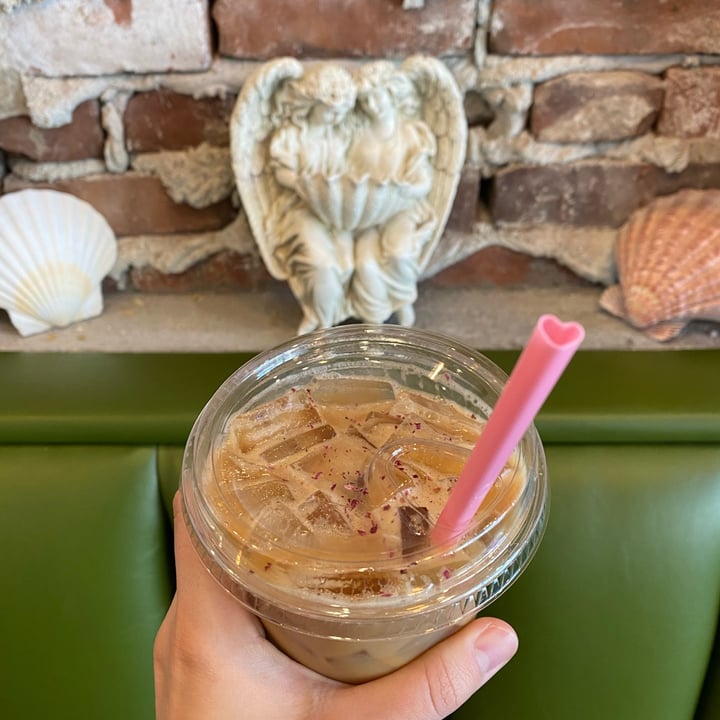 photo of Valentine Sweets Latte shared by @plantbasedparadise on  28 Apr 2022 - review