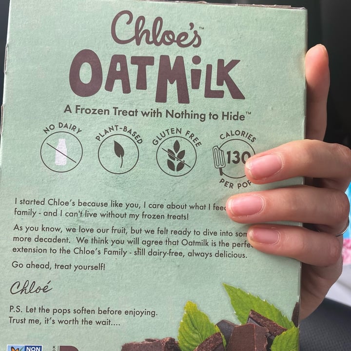 photo of Chloe’s Pops  Oat Milk Mint Chip Pops shared by @yarilovezzucchini on  09 Oct 2022 - review