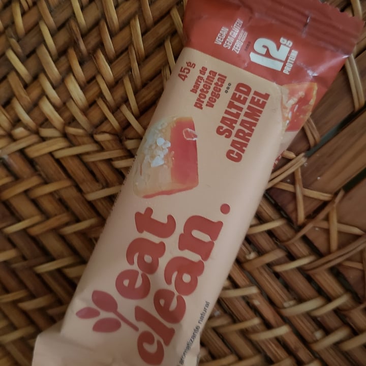 photo of Eat clean barra proteína Caramelo shared by @mmfabi on  06 Nov 2022 - review