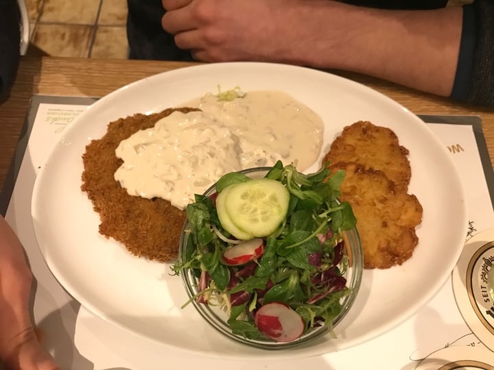 photo of Laudis Sauerlandstuben Champignon-Schnitzel Elsässer Art mit Rösti shared by @hannaah on  28 Dec 2019 - review