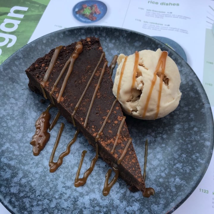 photo of Wagamama Leicester Chocolate Orange Cake shared by @cecimule on  17 Jul 2021 - review