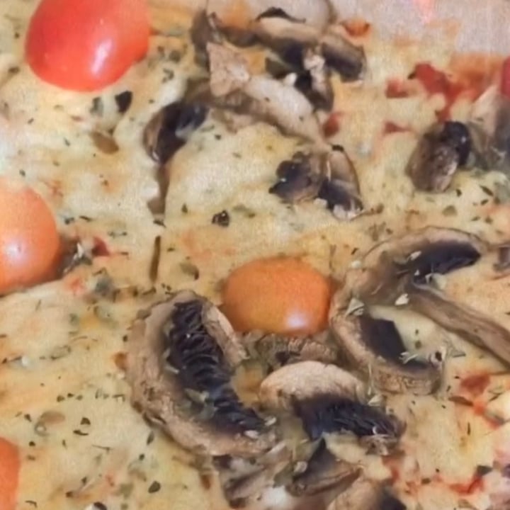 review photo of Mascarpone Pizza y Pasta Las Condes Pizza Veggie Vegan shared by @ingalaxies on 01 Dec 2022 - review