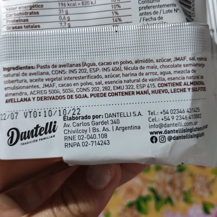 photo of dantelli Alfajor de chocolate relleno con pasta de Avellanas shared by @nazarenamorello on  25 Sep 2022 - review