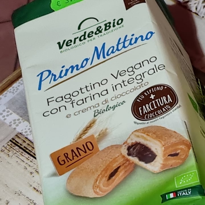 photo of Verde & Bio Fagottino Vegano con farina integrale e crema di cioccolato biologico shared by @francy82 on  30 Apr 2022 - review
