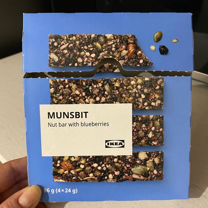 photo of Ikea Munsbit Nut Bar with Blueberries shared by @gloriam on  21 Jun 2022 - review