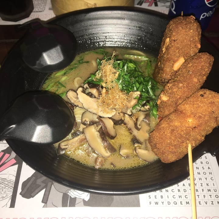 photo of KOI Dumplings Ramen shoyu ajo vegano con tofu shared by @catabuffarini on  18 Dec 2021 - review