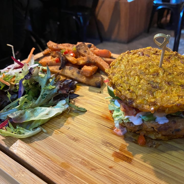 photo of Afterglow By Anglow Spiced Fvsh Burger shared by @piggy-egg on  12 May 2021 - review