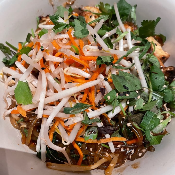 photo of True Food Kitchen Korean Noodle bowl with tofu shared by @veganpetite on  05 Mar 2022 - review