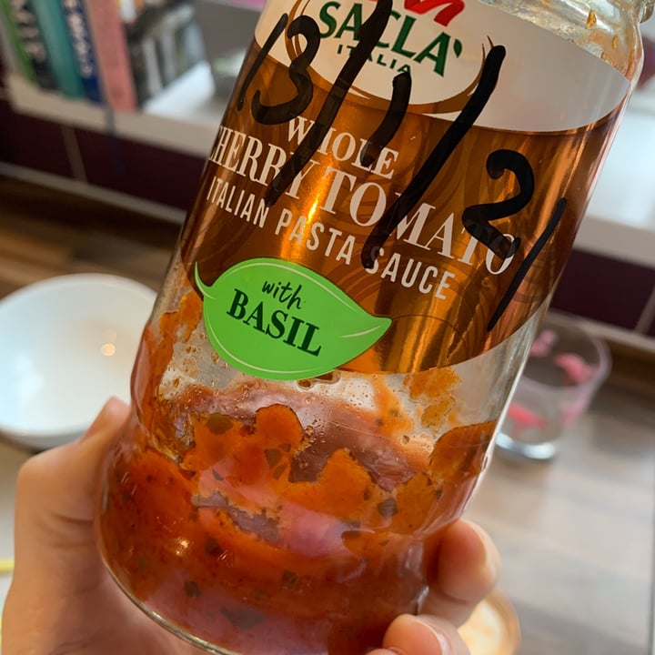 photo of Sacla' Whole Cherry Tomato and Basil pasta sauce shared by @brookemarshall20 on  19 Jan 2021 - review