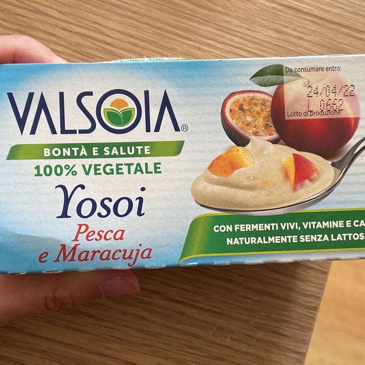 photo of Valsoia Yogurt alla pesca&maracuja shared by @meggygiuanin333 on  07 Apr 2022 - review