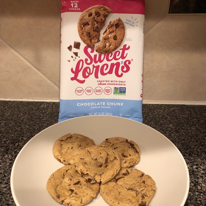 review photo of Sweet Loren's chocolate chunck cookies shared by @beanieml76 on 03 Dec 2020 - review