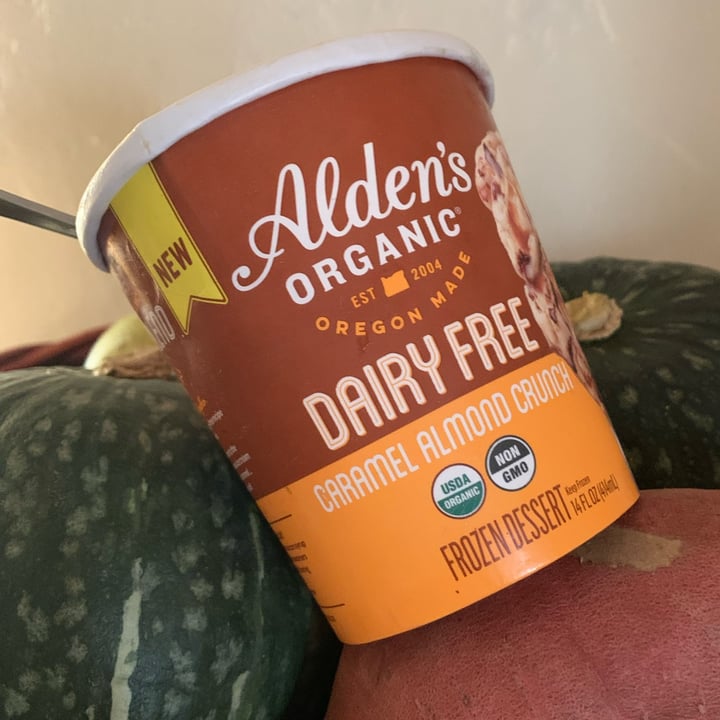 photo of Alden’s Organic Dairy free caramel almond crunch shared by @unejanie on  25 Feb 2022 - review