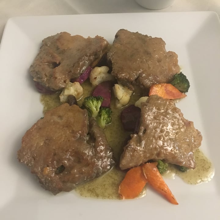 photo of Officina Verde - Ristorante e Bottega Vegana Scaloppine di Seitan shared by @veroniqueteque on  06 Dec 2020 - review