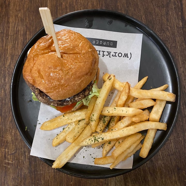 review photo of (working title) Burger Bar Magic Truffle Mushroom shared by @breeaannee on 19 Oct 2021 - review