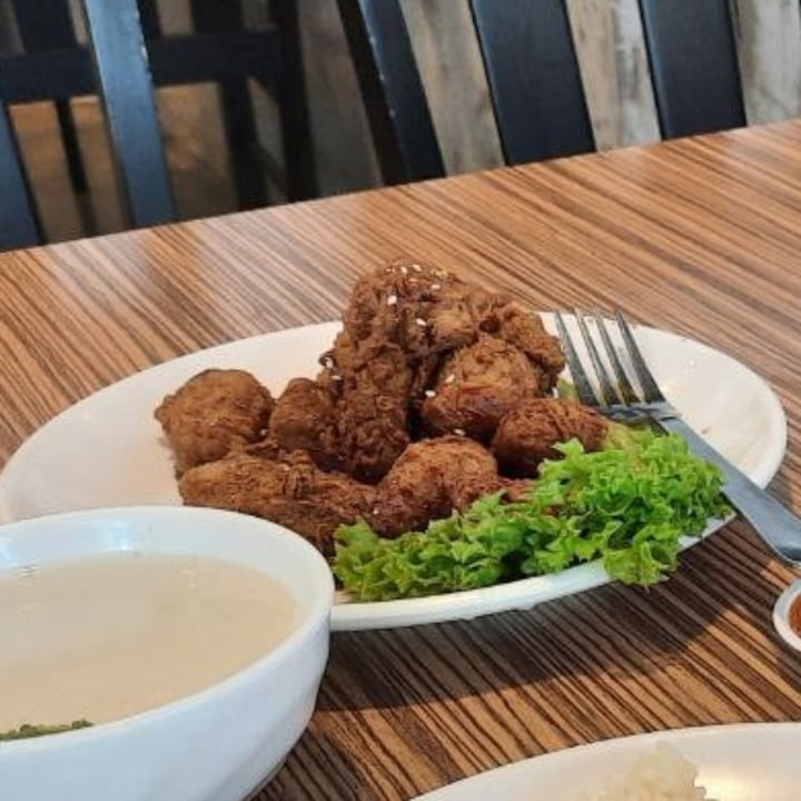 photo of Choo Zai Zhai Vegetarian 自在齋素食 Honey Chicken shared by @veganlad on  28 Jun 2021 - review