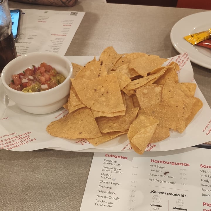 photo of VIPS Nachos con guacamole shared by @miriamaf95 on  15 Jul 2020 - review